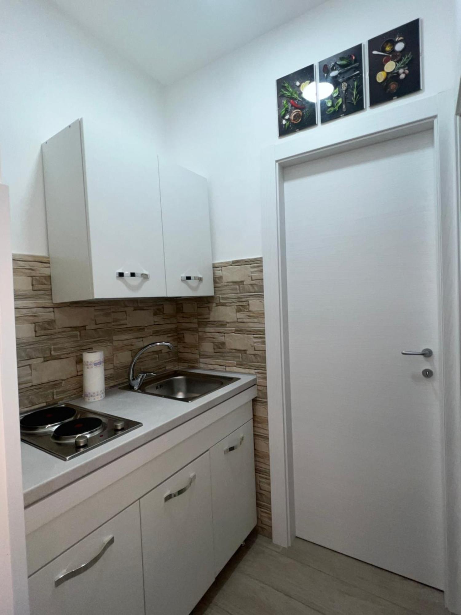 Apartment Domus Alba Neapel
